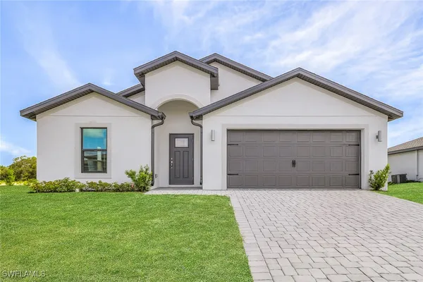 $459,900 | 881 General D MacArthur Avenue, LaBelle, FL 33935