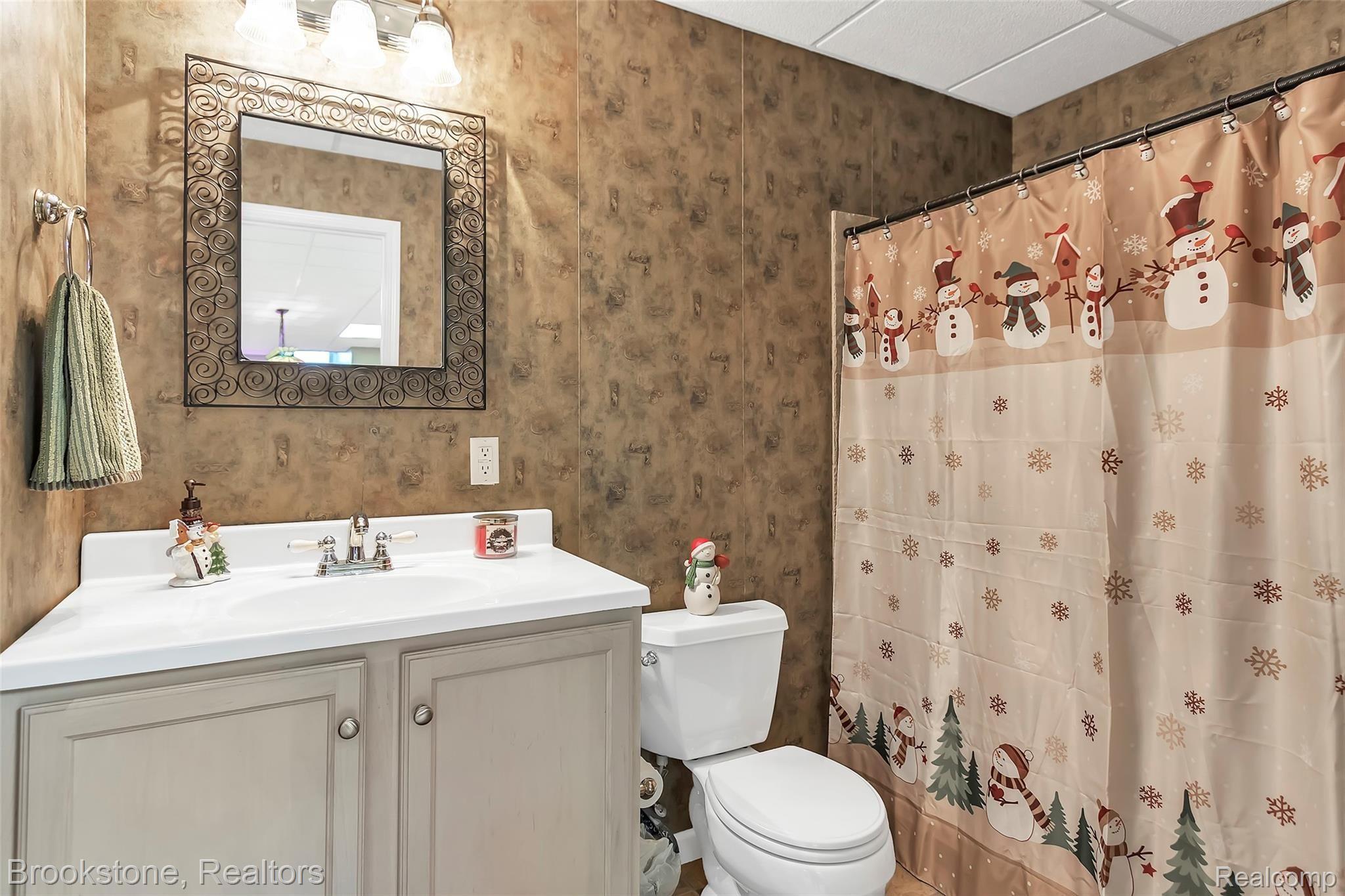 4110 Ridge Side Drive Rochester, MI 48306 - Photo 44 of 51 4110-Ridge-Side-Dr-Rochester-MI-22.jpg