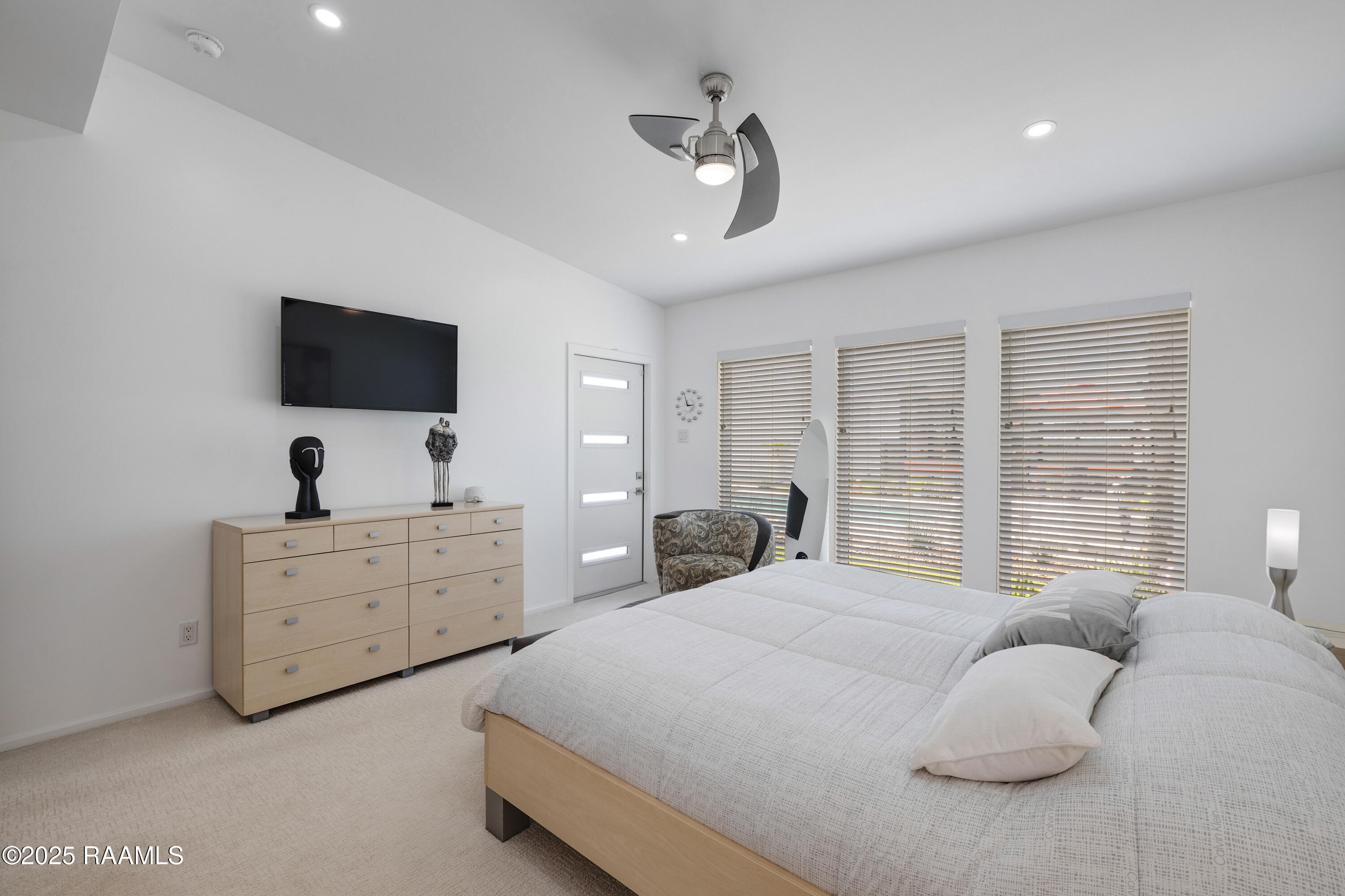 3703 Daspit Road New Iberia, LA 70563 - Photo 19 of 43 Primary Bedroom