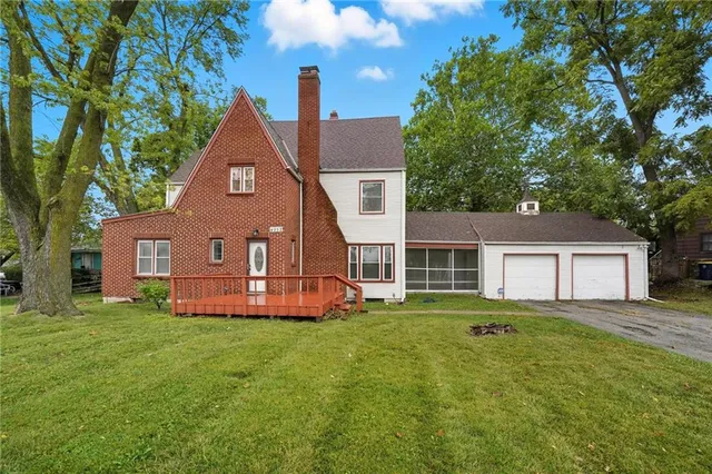 $305,000 | 4952 North Brighton Avenue, Kansas City, MO 64119