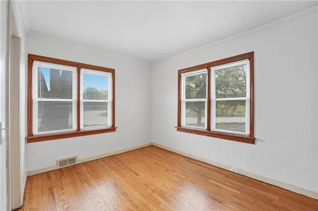 $305,000 | 4952 North Brighton Avenue, Kansas City, MO 64119