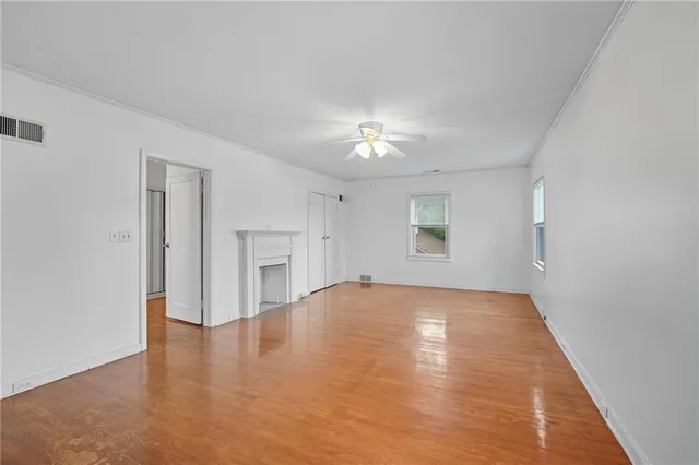 $305,000 | 4952 North Brighton Avenue, Kansas City, MO 64119