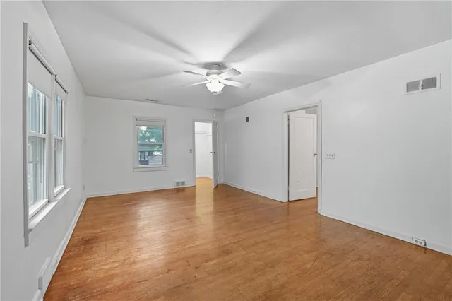 $305,000 | 4952 North Brighton Avenue, Kansas City, MO 64119