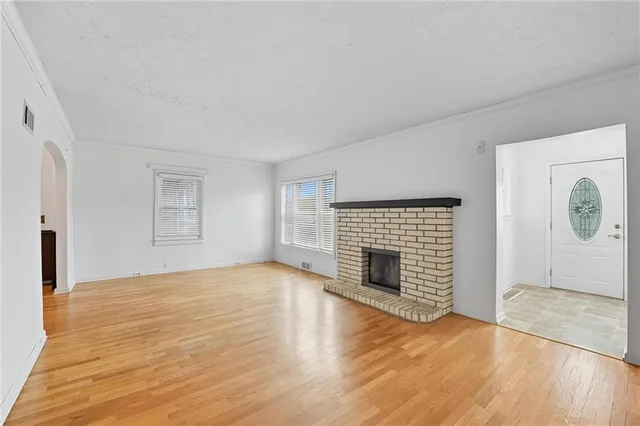 $305,000 | 4952 North Brighton Avenue, Kansas City, MO 64119