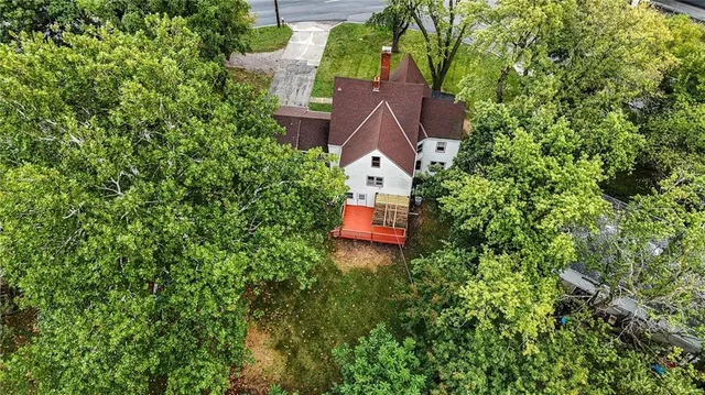 $305,000 | 4952 North Brighton Avenue, Kansas City, MO 64119