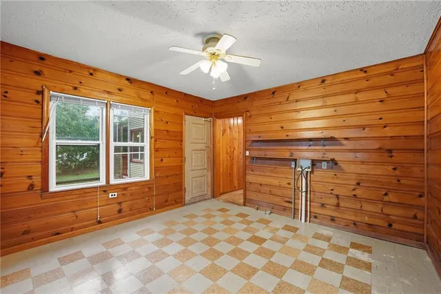 $305,000 | 4952 North Brighton Avenue, Kansas City, MO 64119