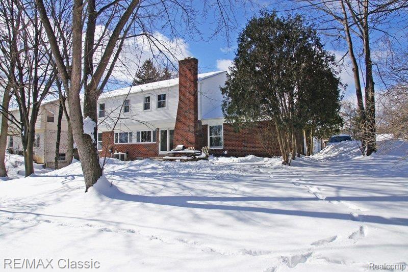 4981 Green Road West Bloomfield, MI 48323 - Photo 23 of 24 Rear View