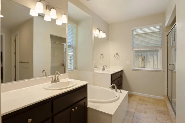 $569,000 | 827 River Pointe Circle, Oakdale, CA 95361