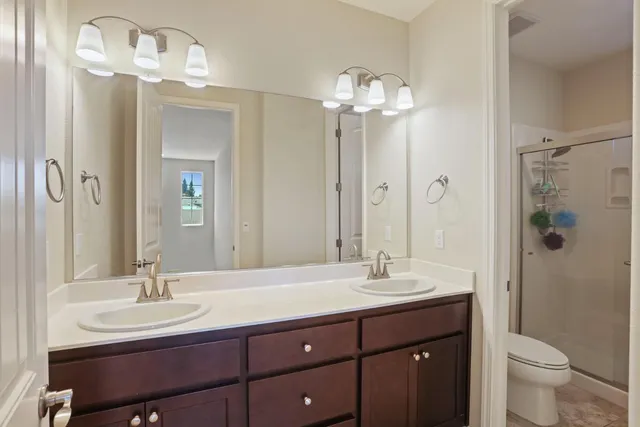 $569,000 | 827 River Pointe Circle, Oakdale, CA 95361