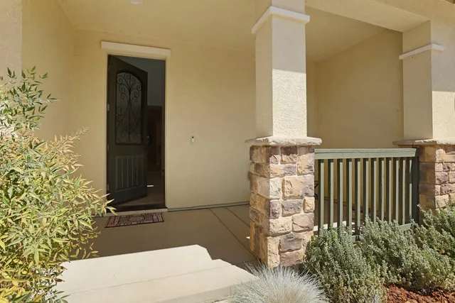 $569,000 | 827 River Pointe Circle, Oakdale, CA 95361