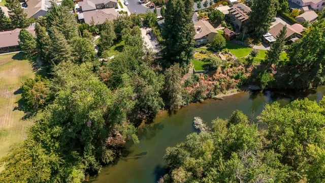 $569,000 | 827 River Pointe Circle, Oakdale, CA 95361