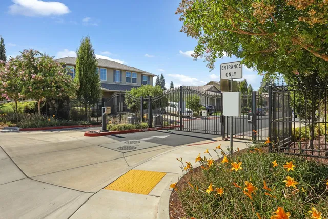 $569,000 | 827 River Pointe Circle, Oakdale, CA 95361