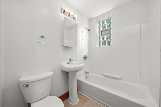 $2,500 | 6540 South Vernon Avenue, Chicago, IL 60637