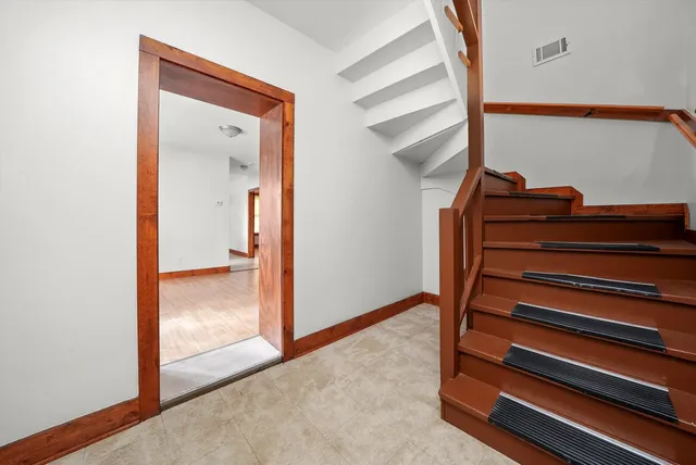 $2,500 | 6540 South Vernon Avenue, Chicago, IL 60637