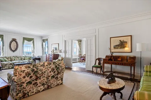 $590,000 | 399 West Fullerton Parkway, Unit 16E, Chicago, IL 60614