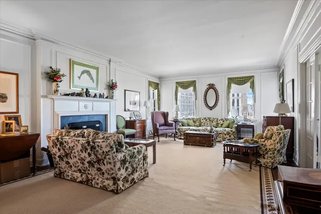 $590,000 | 399 West Fullerton Parkway, Unit 16E, Chicago, IL 60614