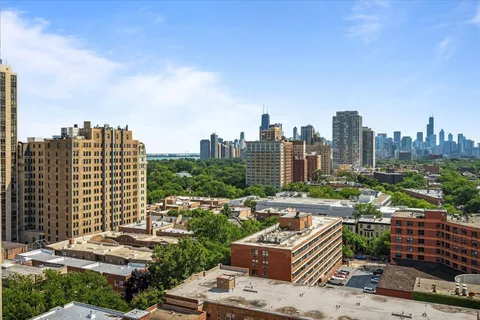 $590,000 | 399 West Fullerton Parkway, Unit 16E, Chicago, IL 60614