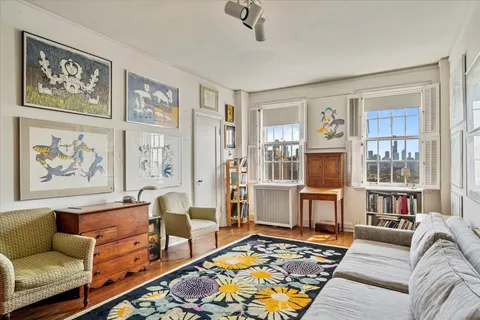 $590,000 | 399 West Fullerton Parkway, Unit 16E, Chicago, IL 60614