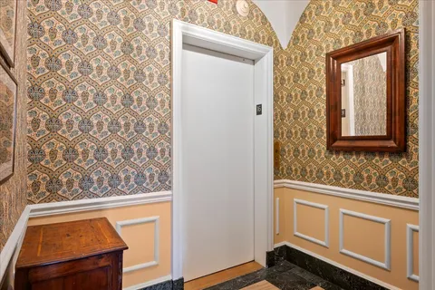 $590,000 | 399 West Fullerton Parkway, Unit 16E, Chicago, IL 60614