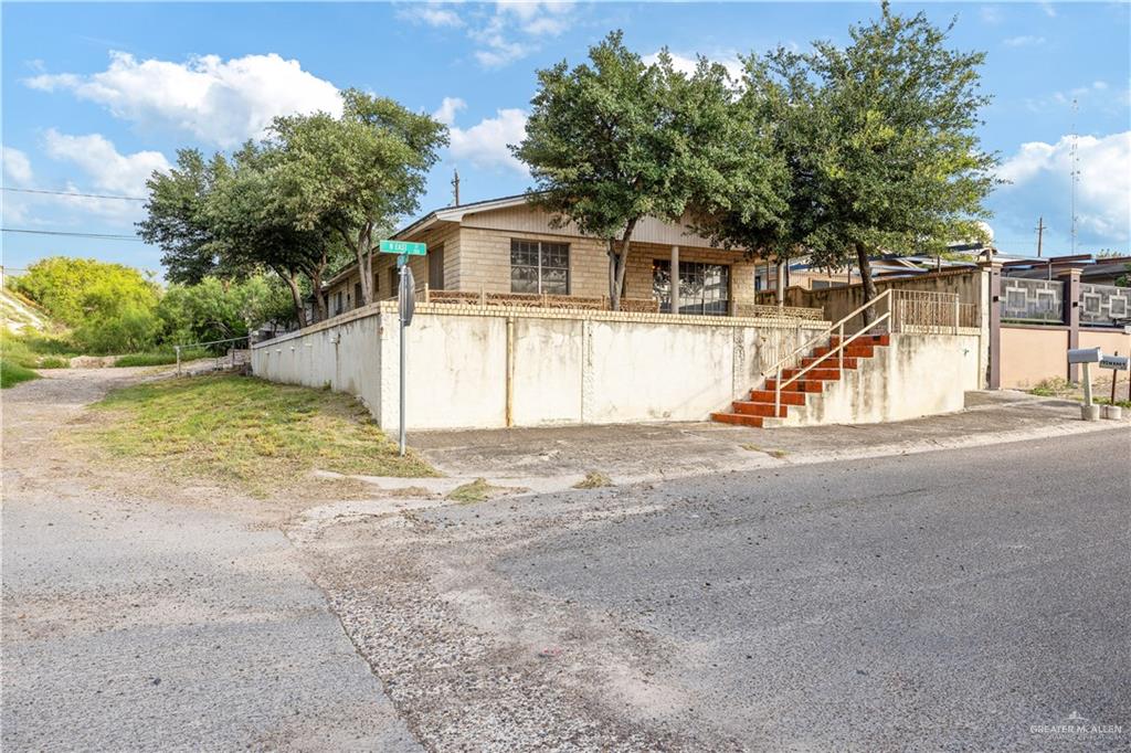 700 North East Street Rio Grande City, TX 78582 - Photo 2 of 18