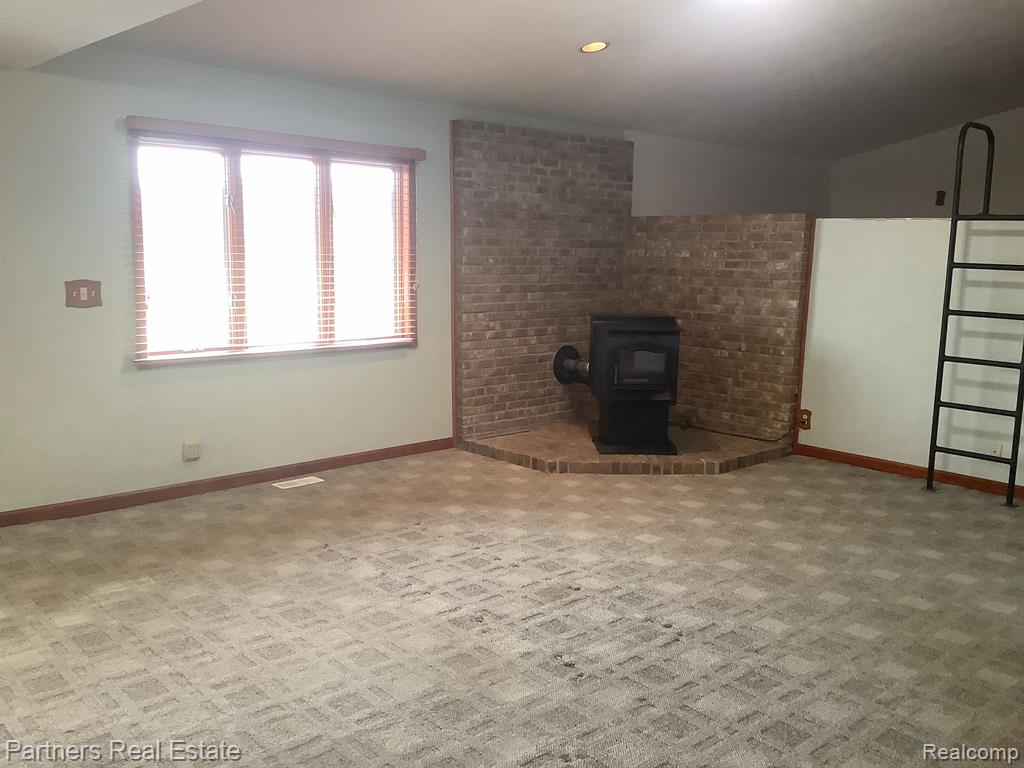 2349 Fisk Road Howell, MI 48843 - Photo 7 of 17