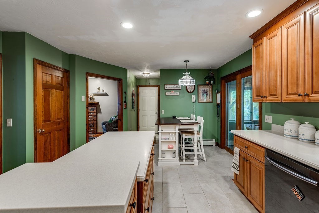 8 Coldbrook Road Millbury, MA 01527 - Photo 8 of 34 Gallery Image 8