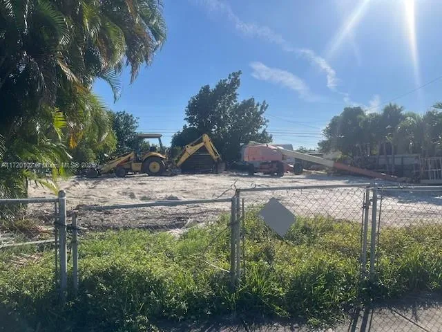 $725,000 | 1140 West 32nd Street, Hialeah, FL 33012