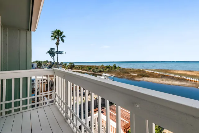 $439,900 | 3240 Quiet Water Lane, Gulf Breeze, FL 32563