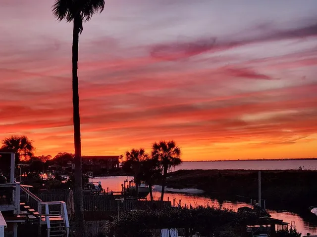 $439,900 | 3240 Quiet Water Lane, Gulf Breeze, FL 32563