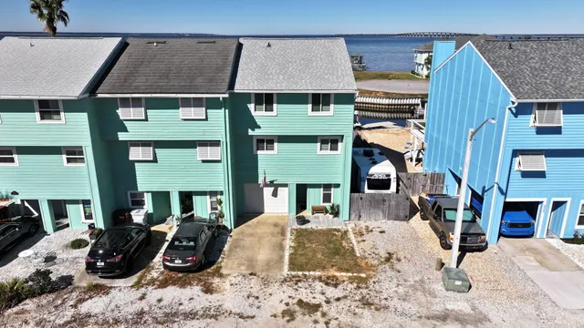 $439,900 | 3240 Quiet Water Lane, Gulf Breeze, FL 32563