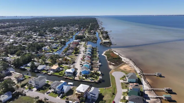 $439,900 | 3240 Quiet Water Lane, Gulf Breeze, FL 32563