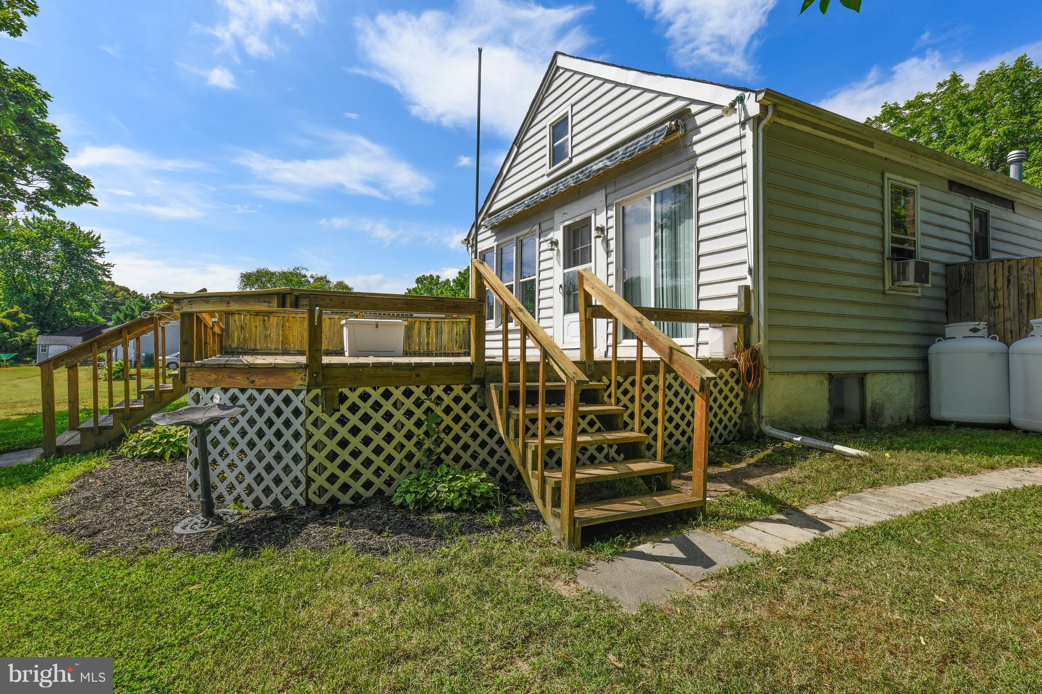 101 Shoals Road Crumpton, MD 21628 - Photo 9 of 34 Water side of house with deck