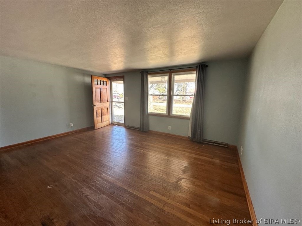 2921 Ohio Avenue Madison, IN 47250 - Photo 3 of 26