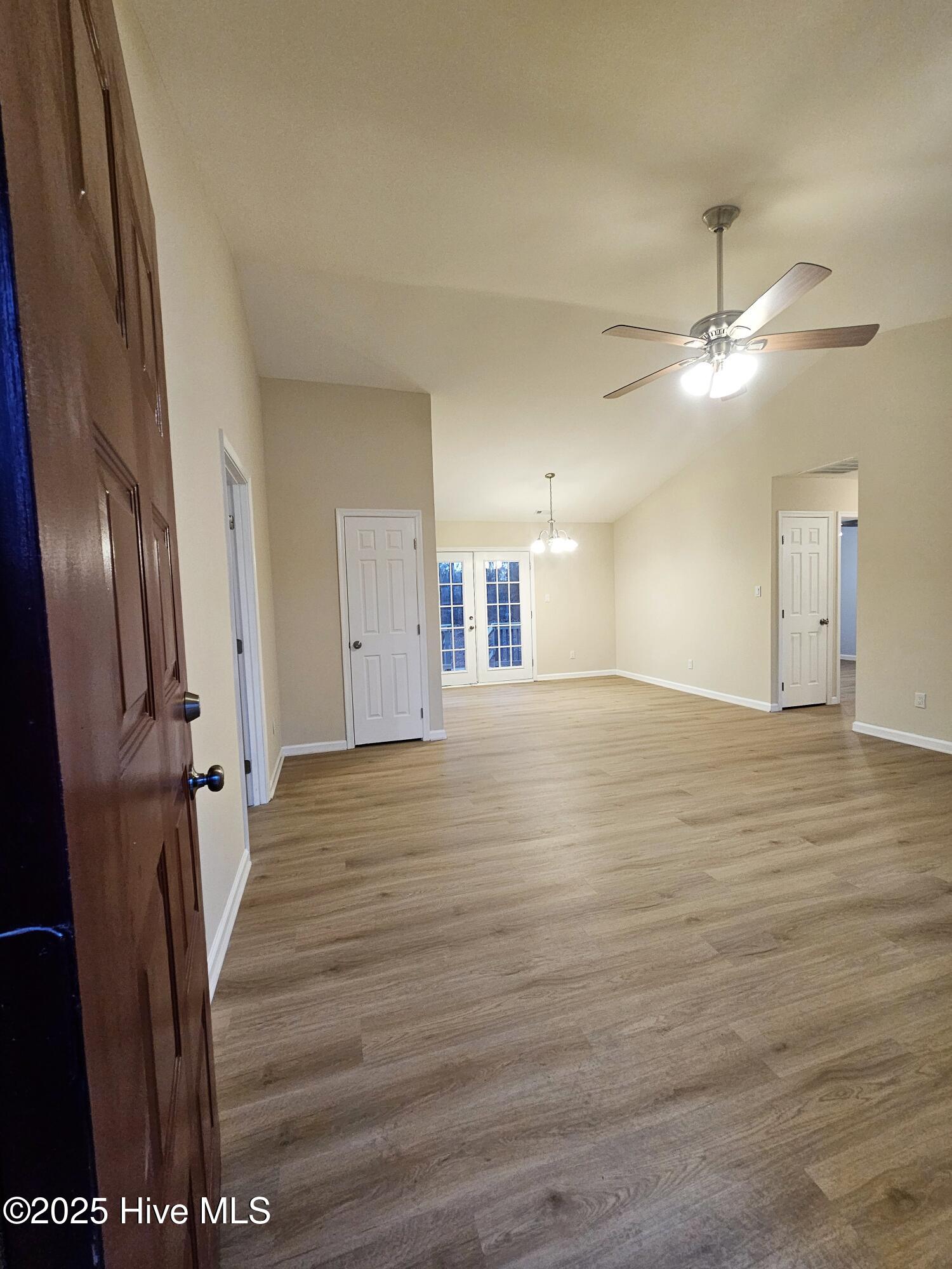 232 Natalie Lane Hubert, NC 28539 - Photo 4 of 23 Entry