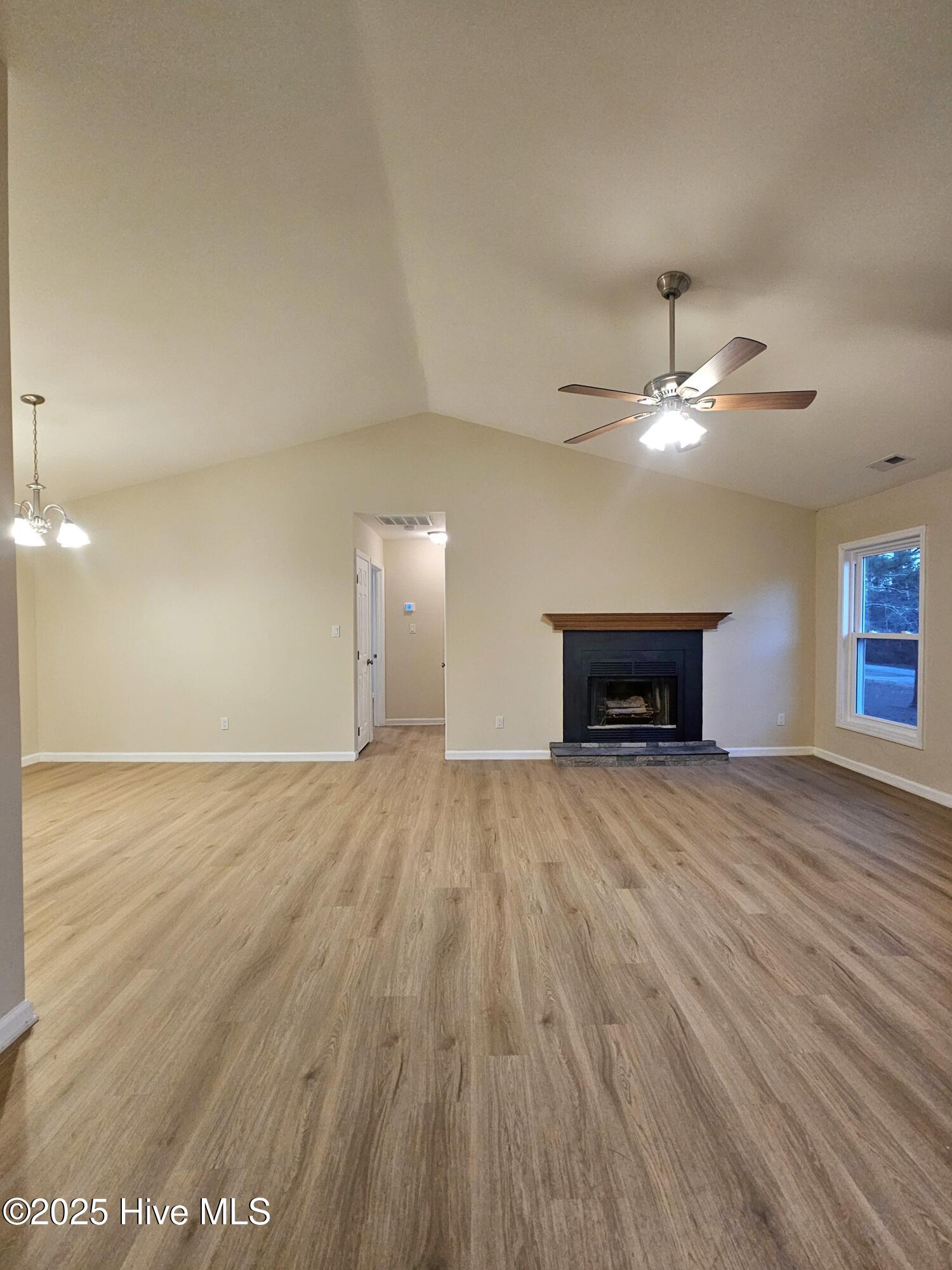 232 Natalie Lane Hubert, NC 28539 - Photo 5 of 23 Living space