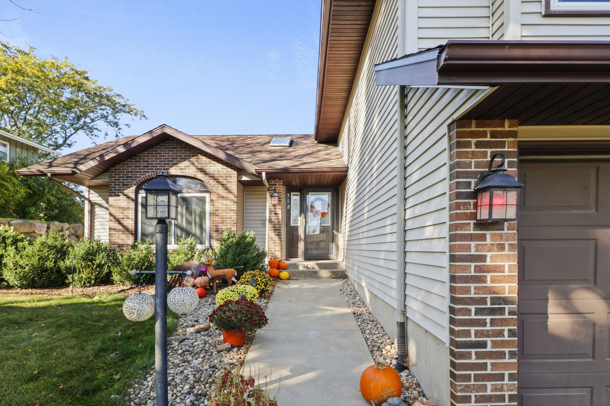 318 Tower Dodgeville, WI 53533 - Photo 4 of 50