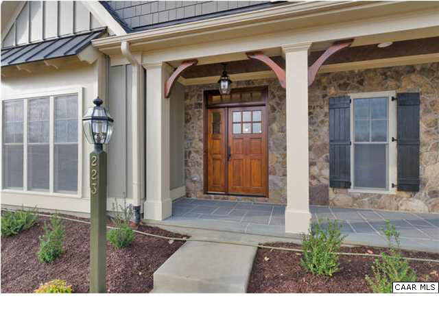 Out of Bounds Villas - Similar to Picture