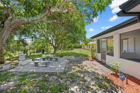 $529,000 | 612 Clear Lake Avenue, West Palm Beach, FL 33401