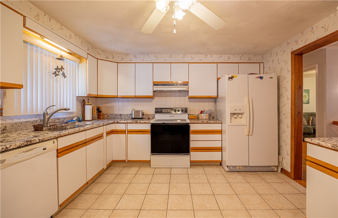 728 Chestnut Hill Road Glocester, RI 02857 - Photo 11 of 31