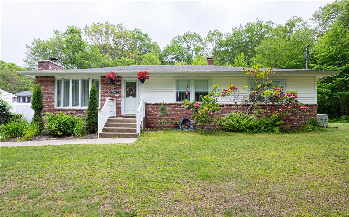 728 Chestnut Hill Road Glocester, RI 02857 - Photo 2 of 31