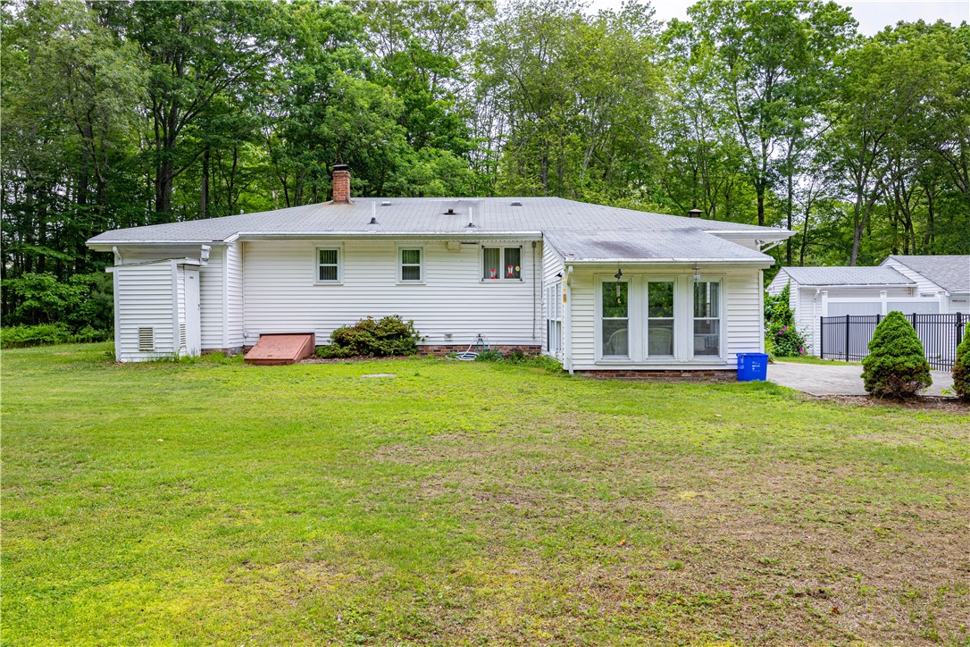 728 Chestnut Hill Road Glocester, RI 02857 - Photo 7 of 31