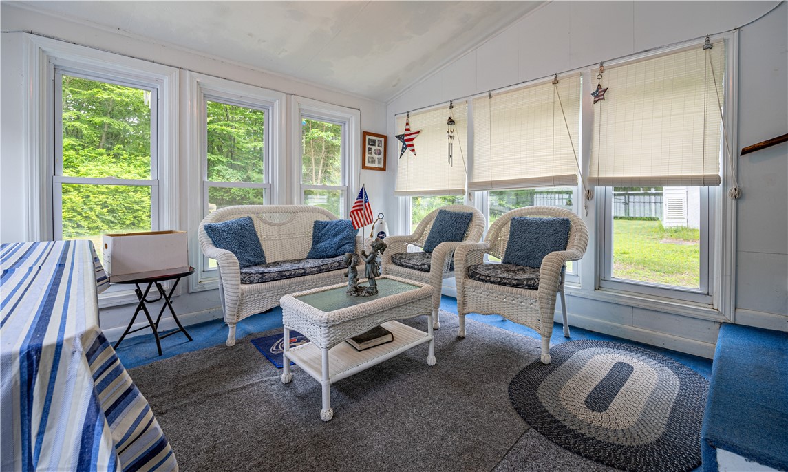 728 Chestnut Hill Road Glocester, RI 02857 - Photo 9 of 31