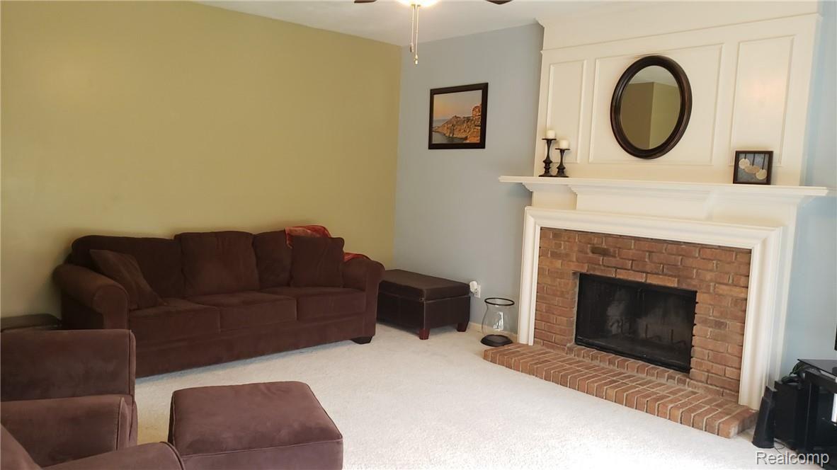 217 Saxon Court Rochester, MI 48307 - Photo 10 of 25 20190426_091305.jpg