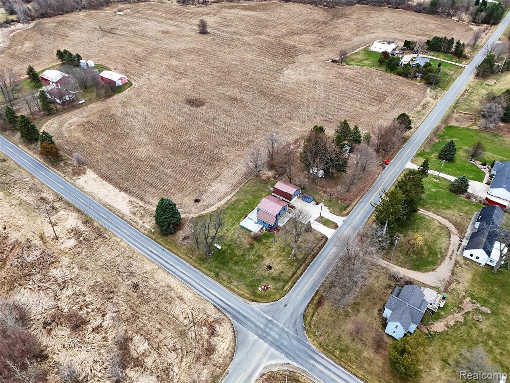 992 West Bennington Road Owosso, MI 48867 - Photo 47 of 61