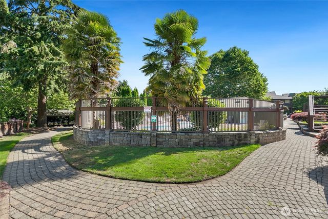 $325,000 | 21307 48th Avenue West, Unit C211, Mountlake Terrace, WA 98043