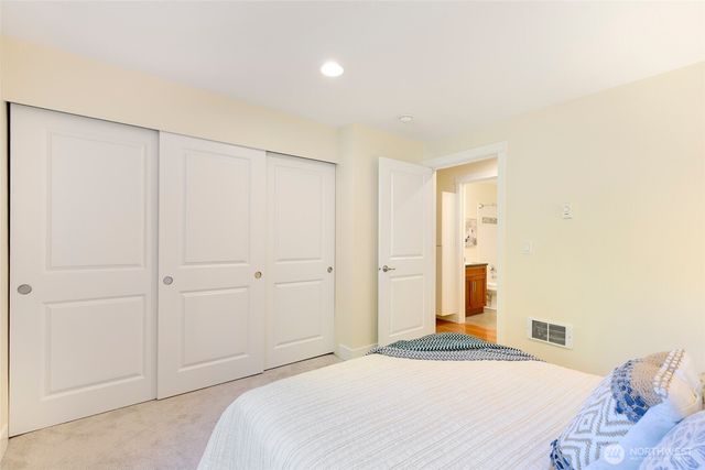 $325,000 | 21307 48th Avenue West, Unit C211, Mountlake Terrace, WA 98043