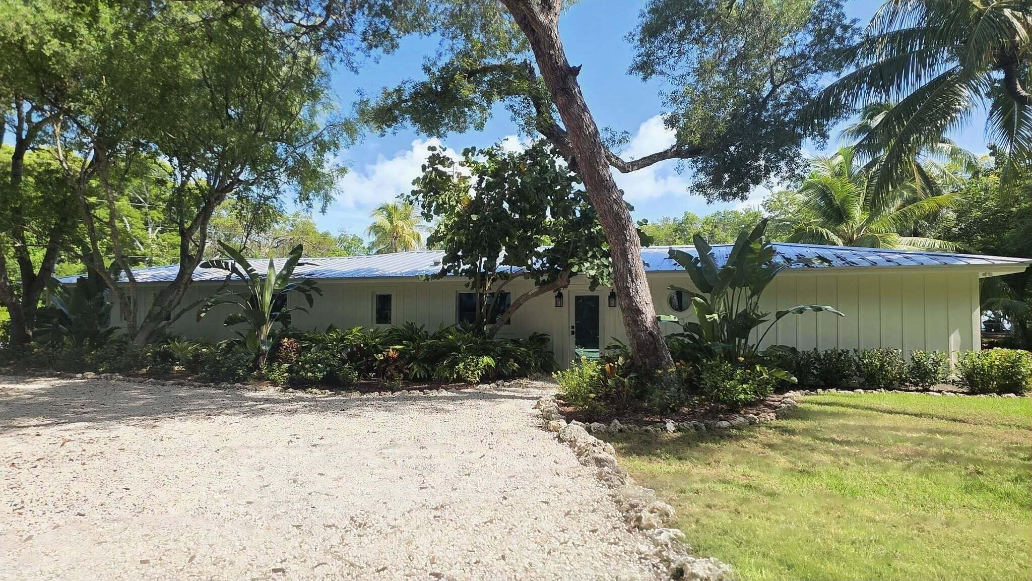 41 Sunset Road Key Largo, FL 33037 - Photo 6 of 61 Front entrance