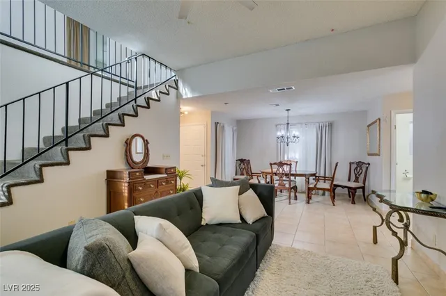 $445,000 | 3932 Lincoln Road, Las Vegas, NV 89115