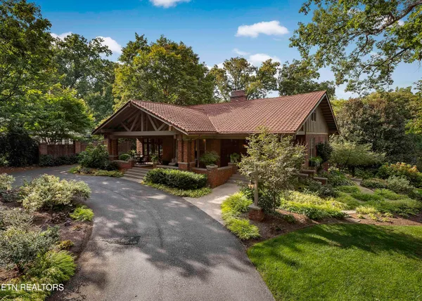 $2,995,000 | 3835 Kingston Pike, Knoxville, TN 37919