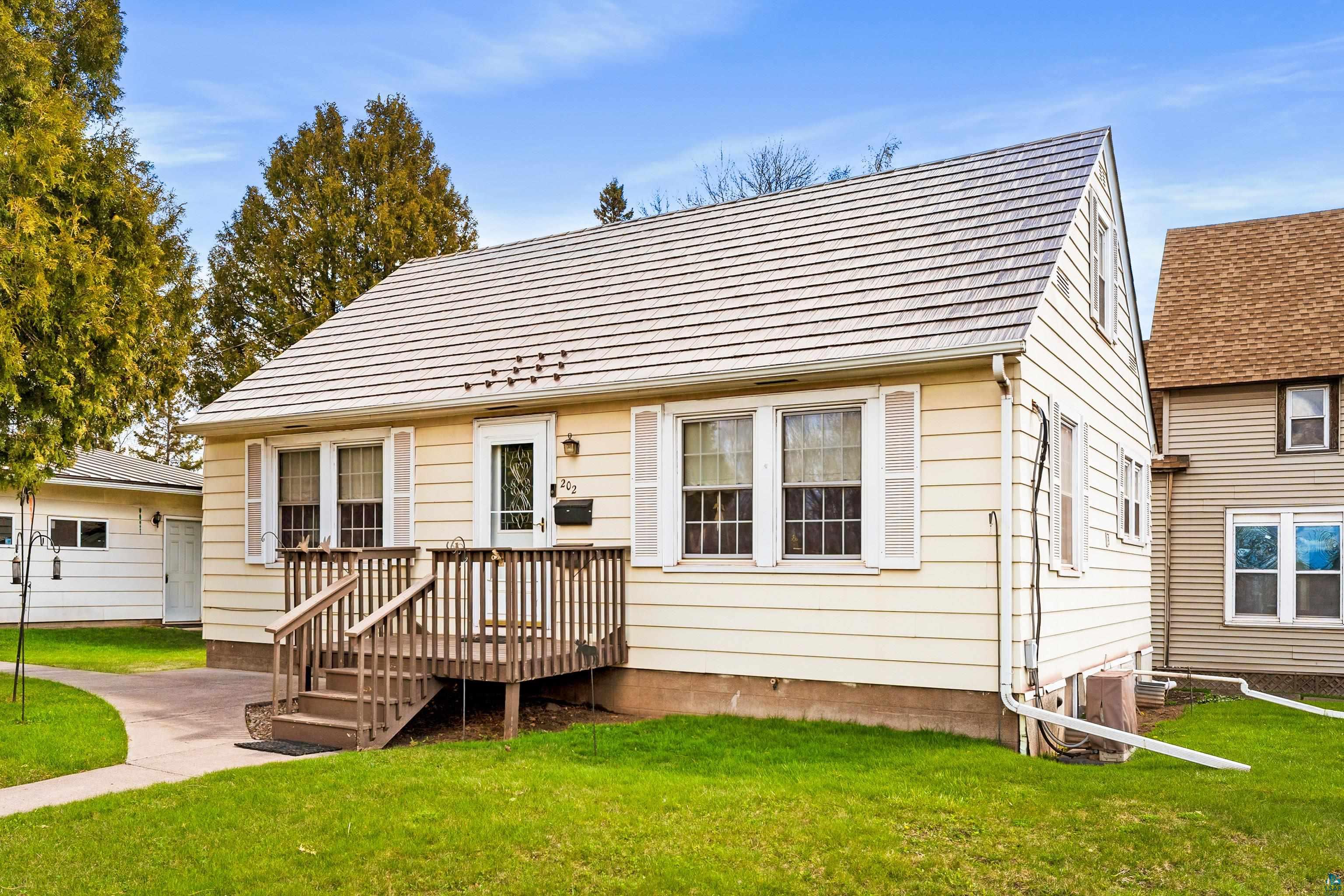 202 8th Street Two Harbors, MN 55616 - Photo 1 of 47